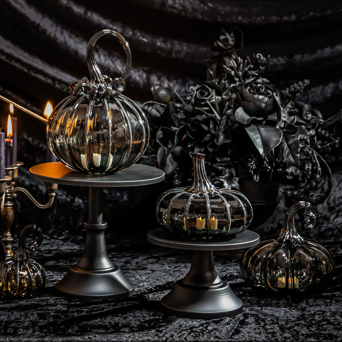 Raven Glass Pumpkin w/Tealight