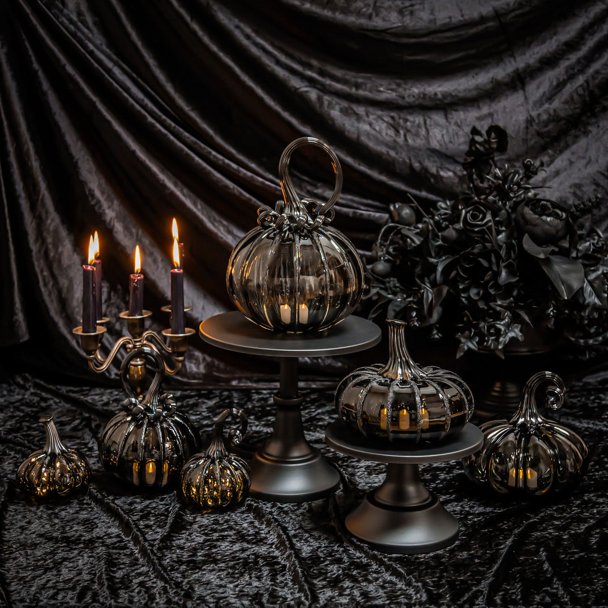Raven Glass Pumpkin w/Tealight