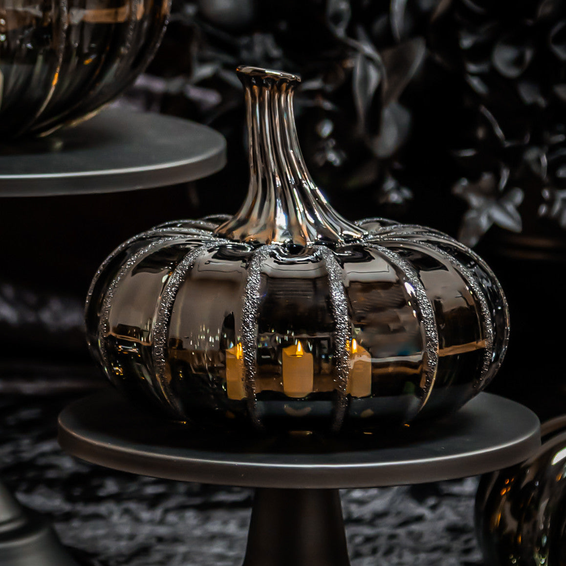 Raven Glass Pumpkin w/Tealight
