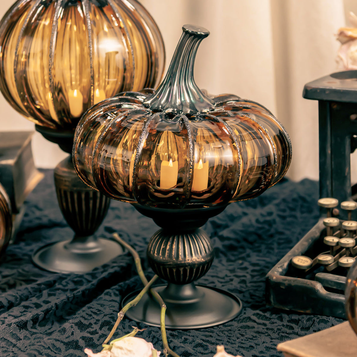 Aged Oak Glass Pumpkin w/Tealight