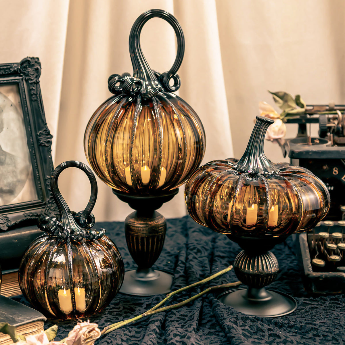 Aged Oak Glass Pumpkin w/Tealight
