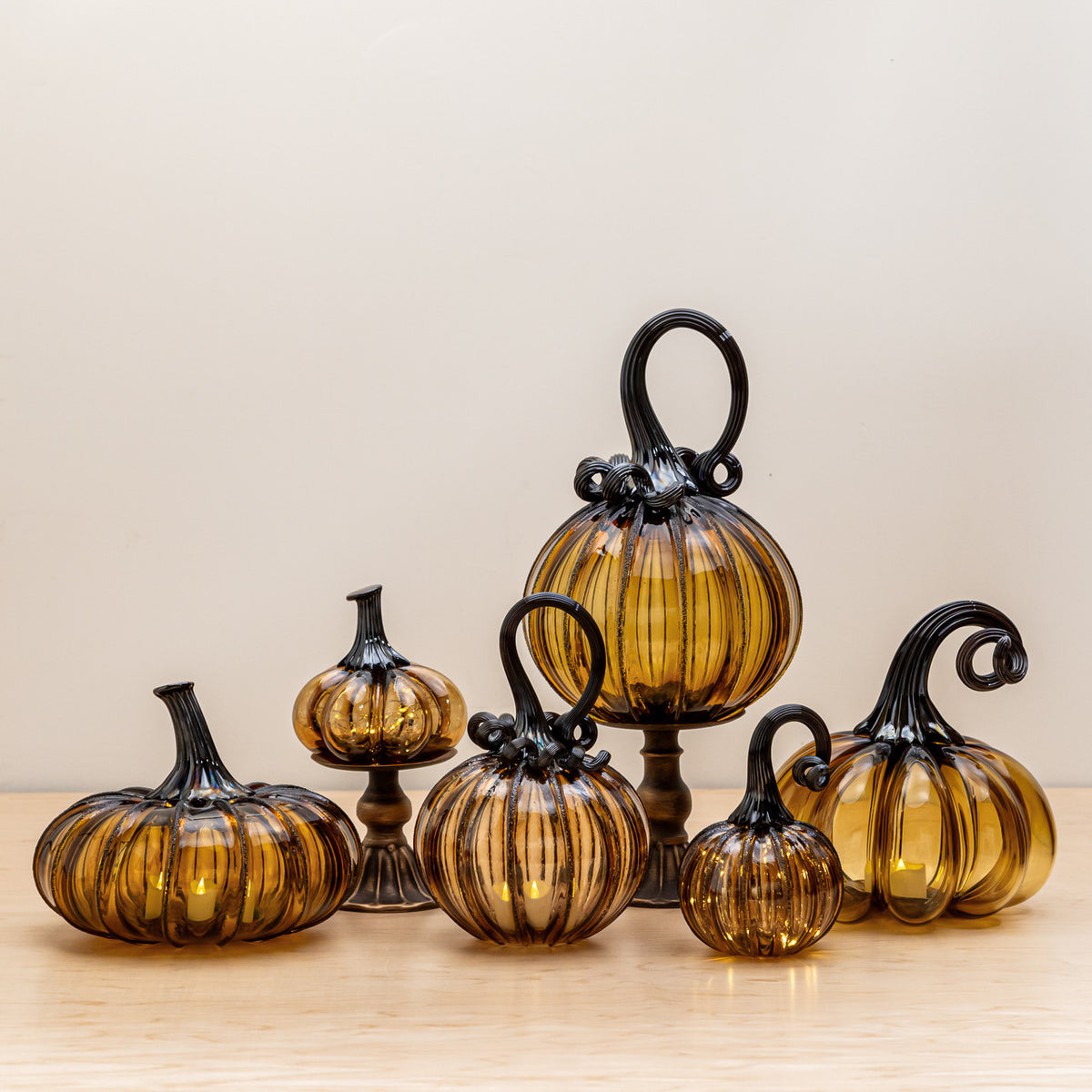 Aged Oak Glass Pumpkin w/Tealight
