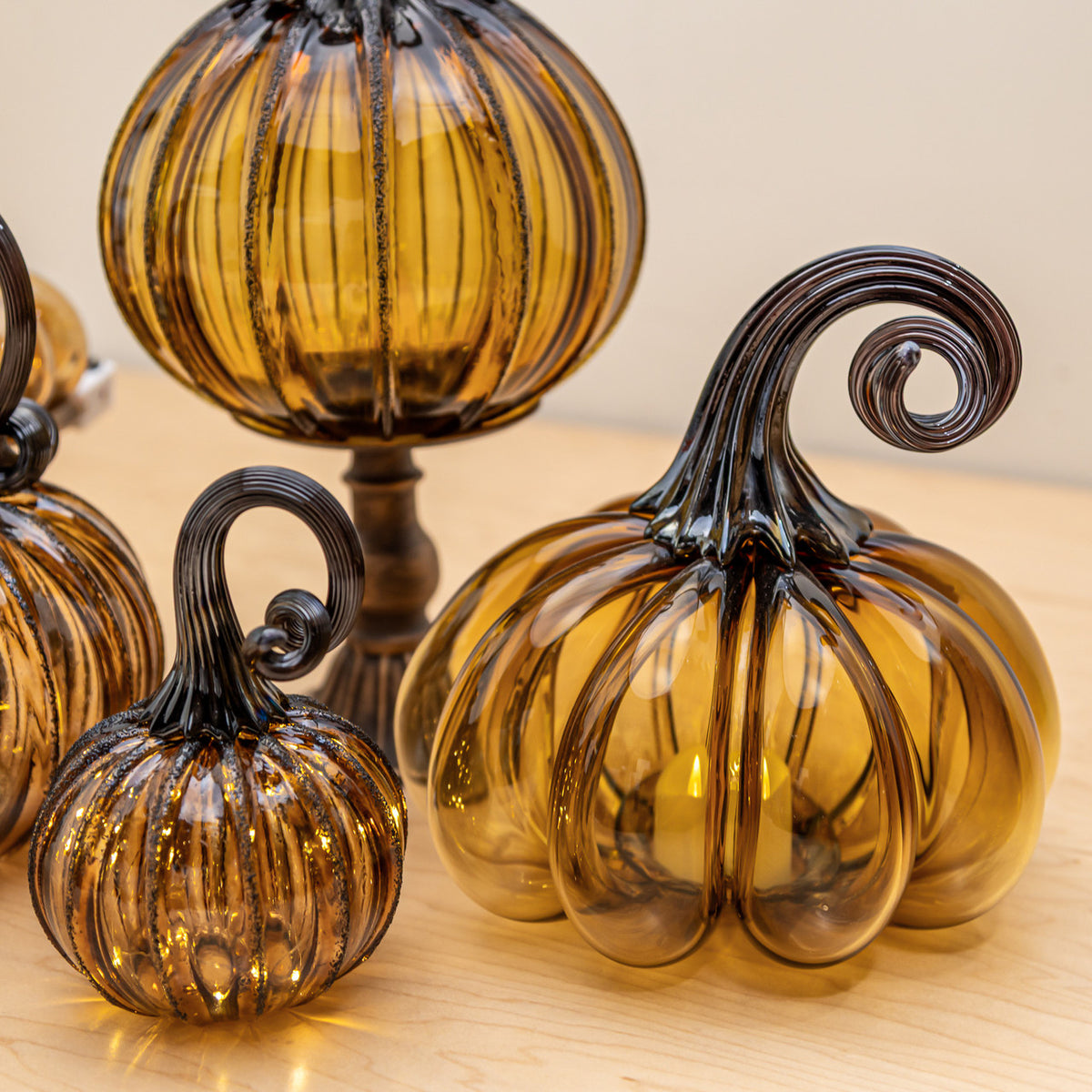 Aged Oak Glass Pumpkin w/Tealight