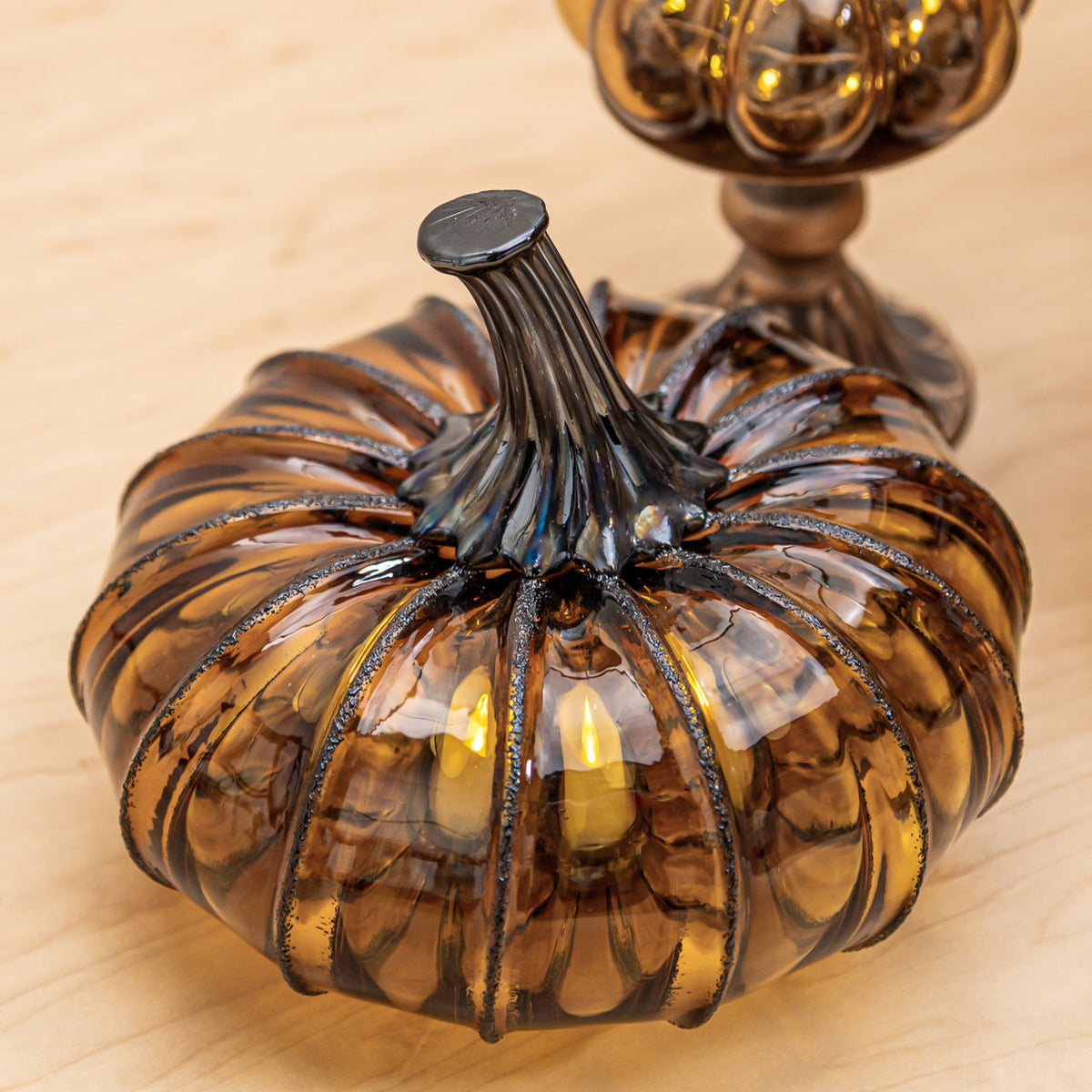 Aged Oak Glass Pumpkin w/Tealight