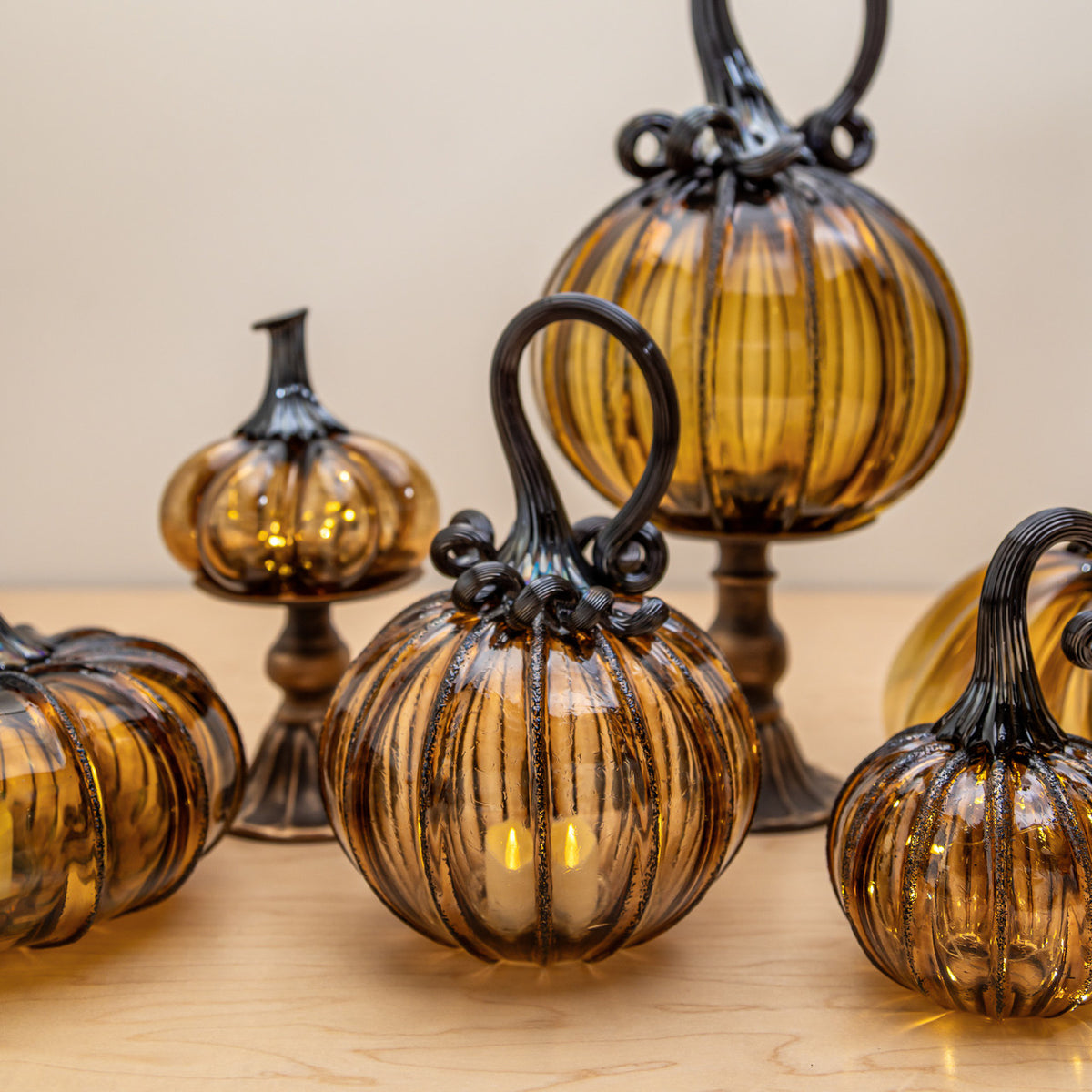 Aged Oak Glass Pumpkin w/Tealight