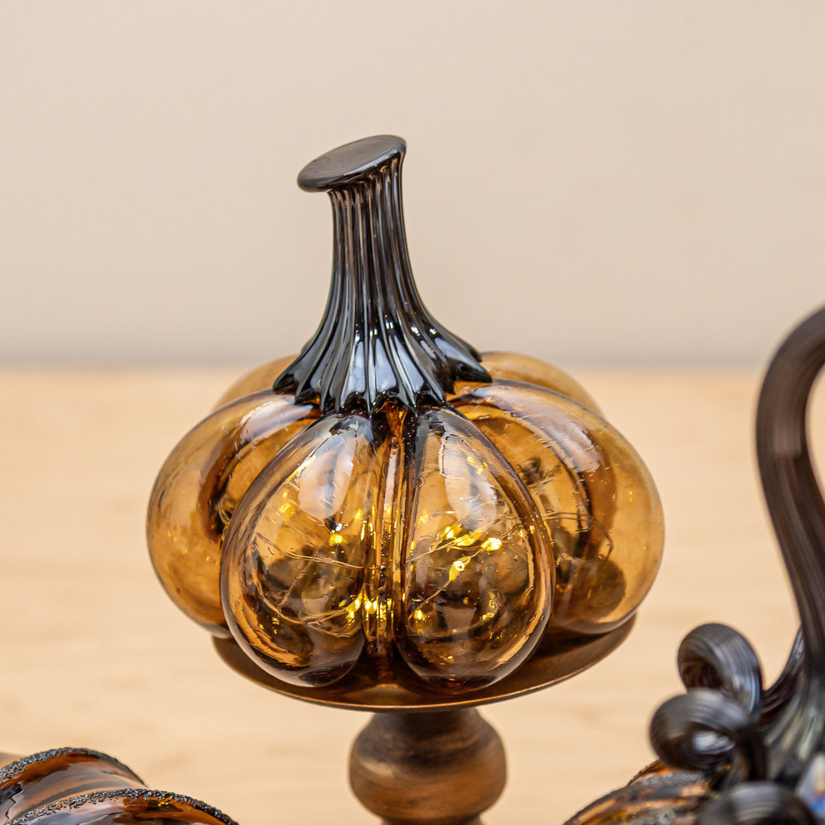 Aged Oak Glass Pumpkin w/Tealight