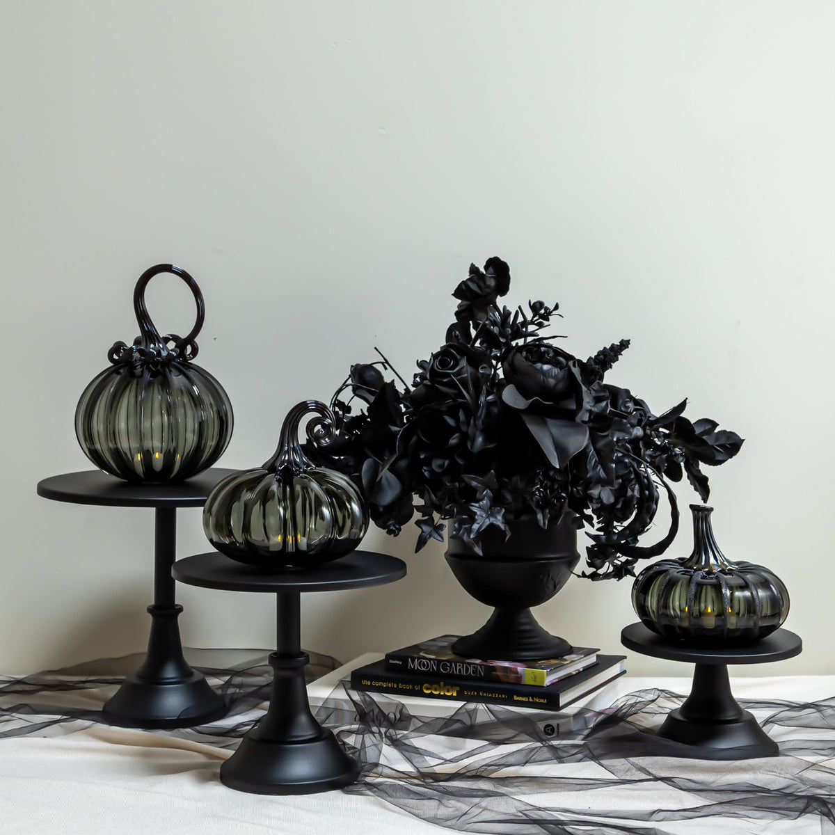Raven Glass Pumpkin w/Tealight